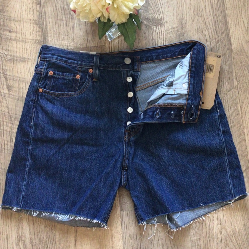 Levi's 501 high Rise Mid Thigh Shorts 🎀 - Picture 7 of 13